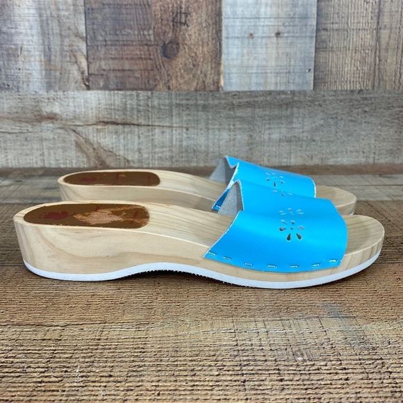 Hanna Andersson Shoes - Hanna Andersson Blue Laser Cutout Slides Wood Sandals Womens 39 Slip On
